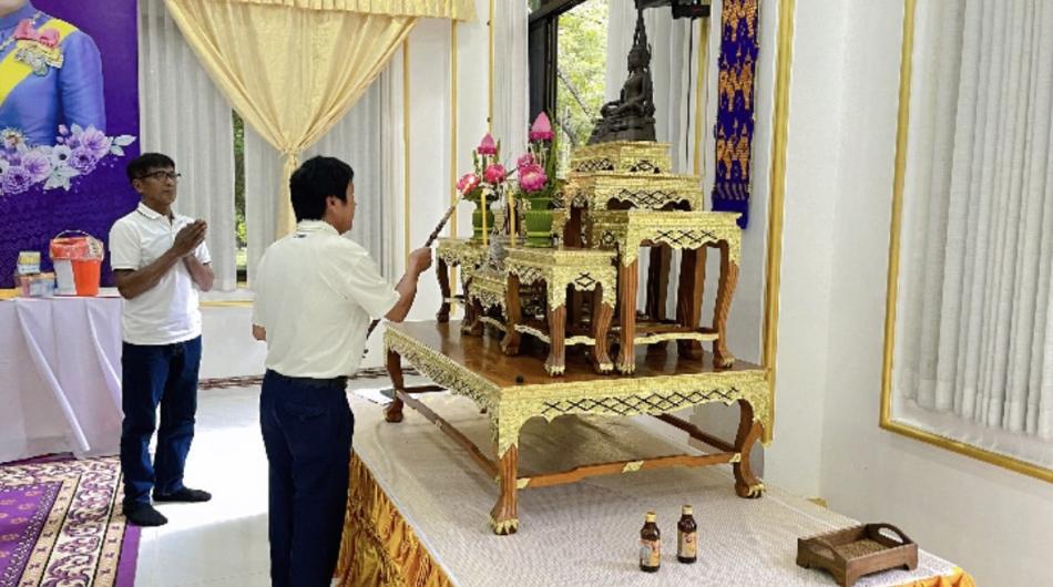 ถวายเทียนประจำพรรษา ณวัดป่าบนเนิน